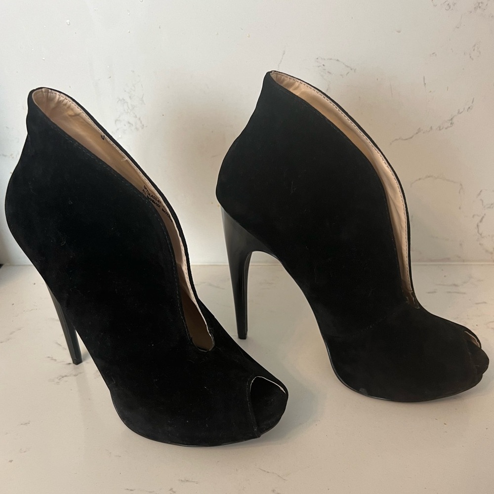 Anne Michelle - NWOT - Black Peep Toe Stilettos - Booties - Sz 7 1/2